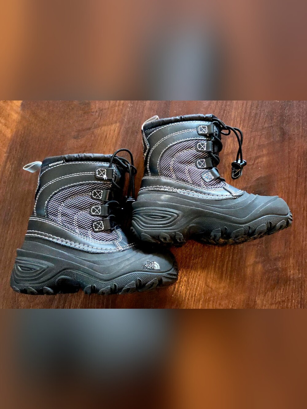 The North Face Kids Black & Gray Insulated Waterproof Snow Boots Size 10. Rugged